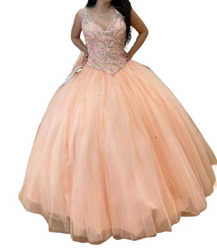 V-Neck Quinceañera Dress In Peach Color block unclassified dresses